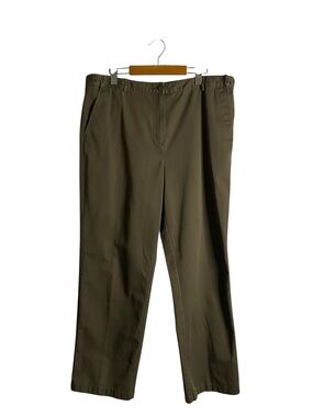 L.L. Bean Women's Olive Green 100% Cotton Straight Leg Classic Fit Chino Pant